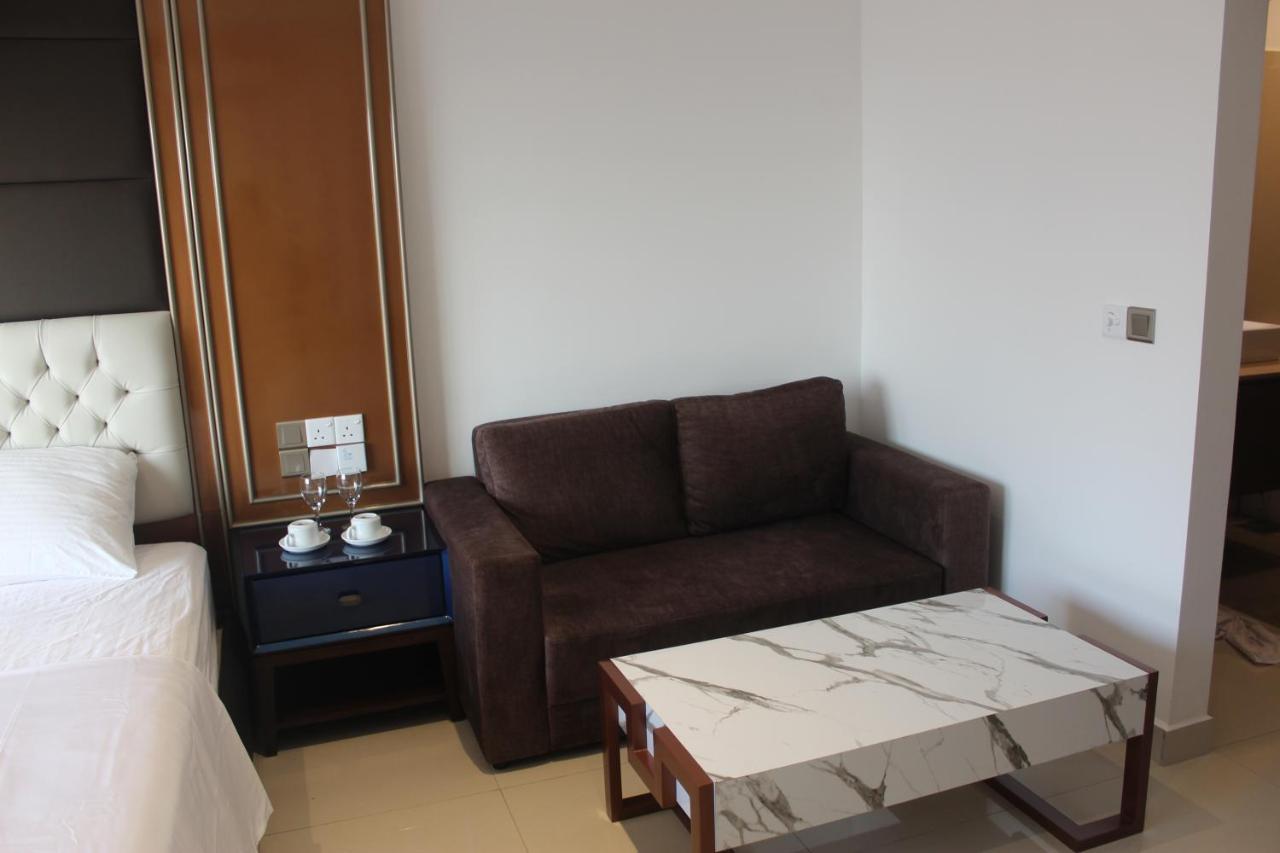 Ocean Breeze Sea View Luxury Apartments Negombo Luaran gambar