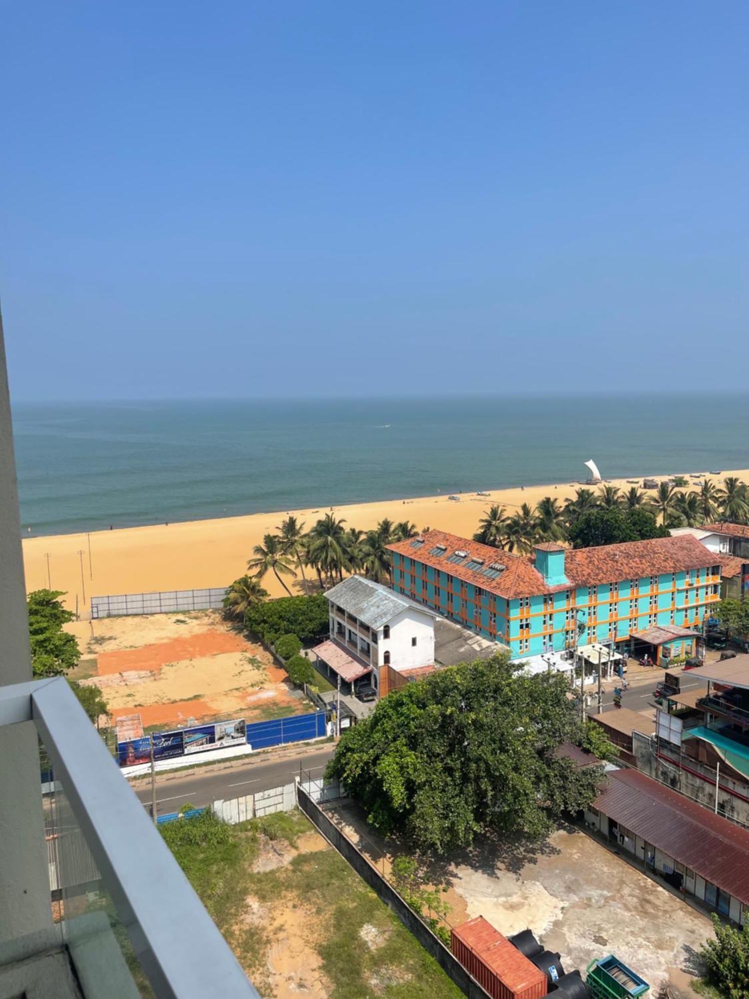 Ocean Breeze Sea View Luxury Apartments Negombo Luaran gambar
