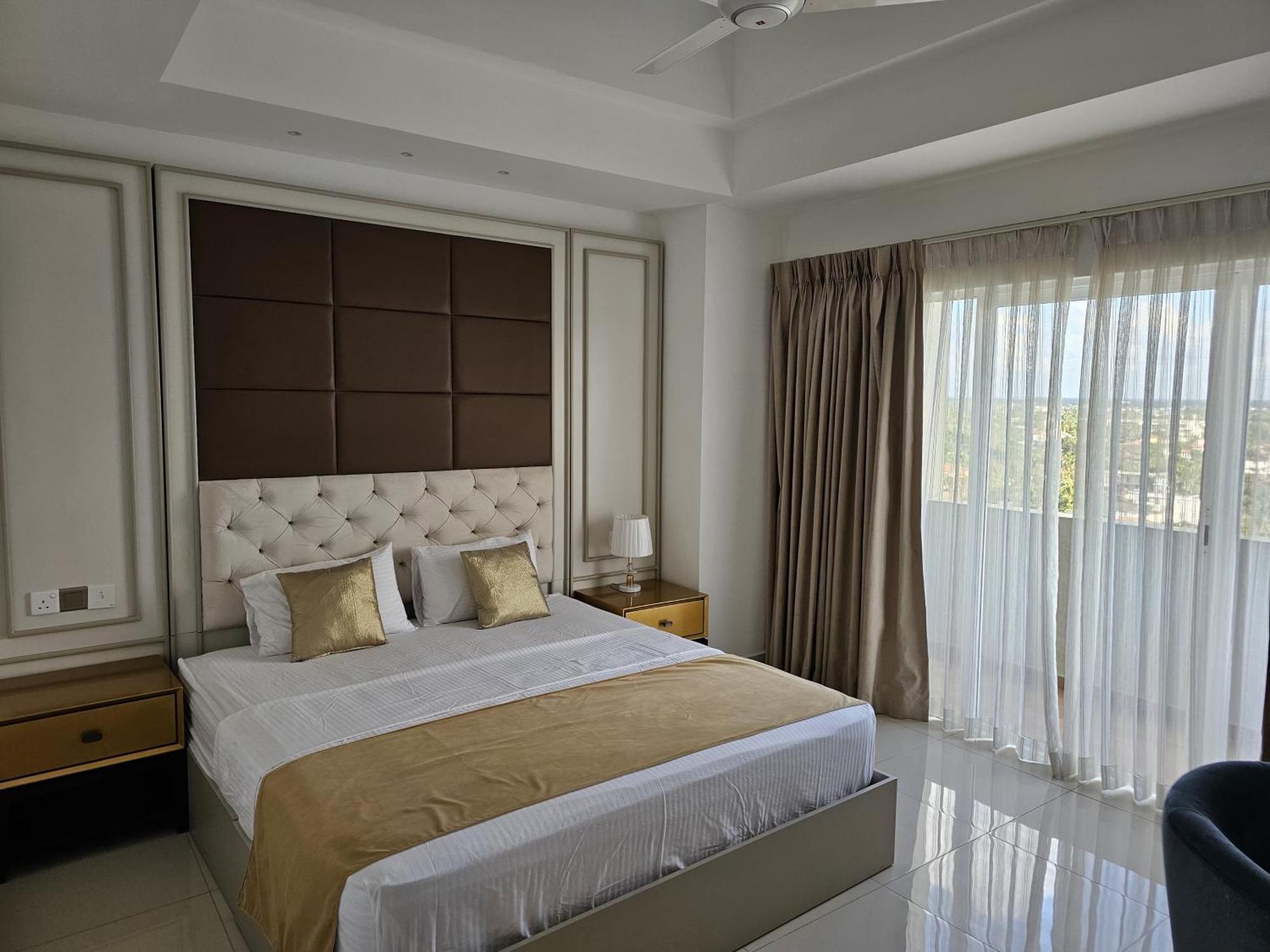 Ocean Breeze Sea View Luxury Apartments Negombo Luaran gambar