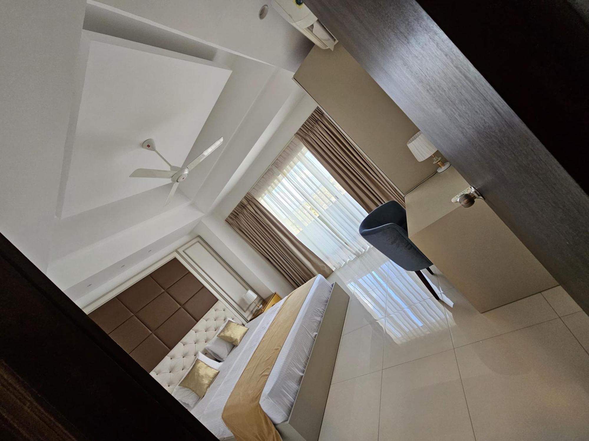 Ocean Breeze Sea View Luxury Apartments Negombo Luaran gambar
